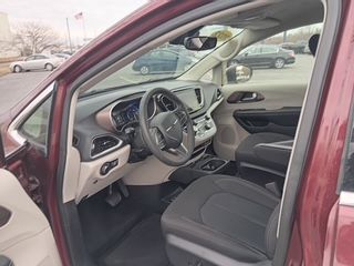 2022 CHRYSLER VOYAGER - Image 9