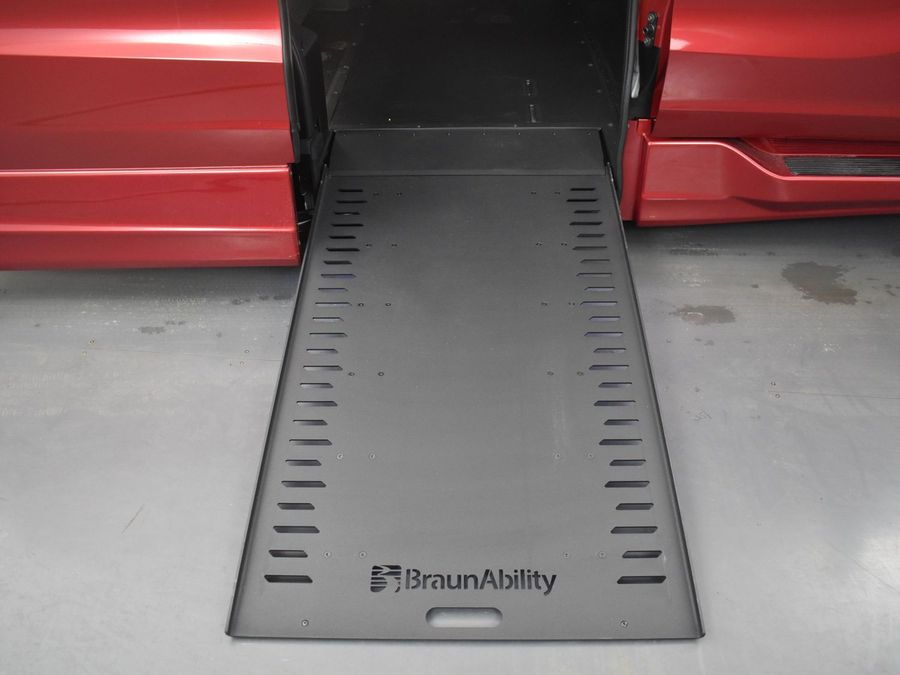 New 2025 Honda Odyssey EX-L - BraunAbility Side Entry Entry In Floor Automatic Ramp