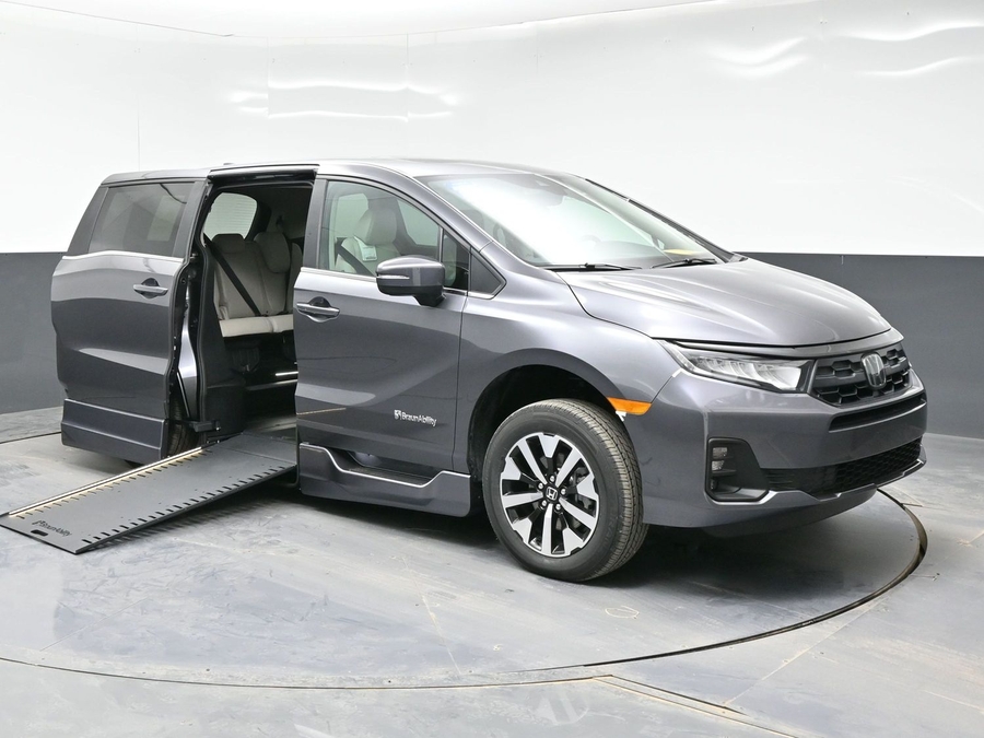 Grey Honda Odyssey with Side Entry Automatic In Floor ramp