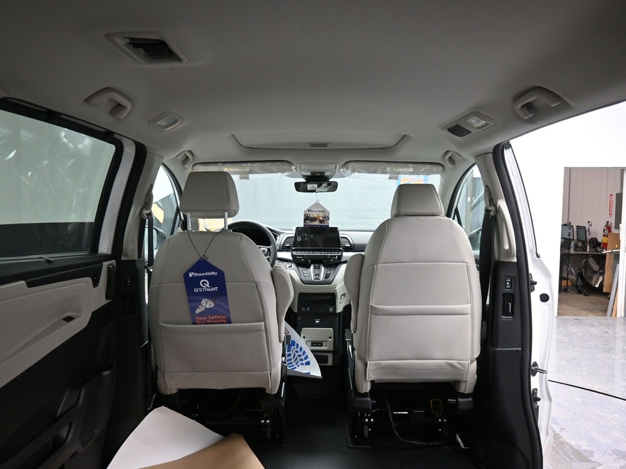 New 2026 Honda Odyssey EX-L - BraunAbility Side Entry Entry In Floor Automatic Ramp