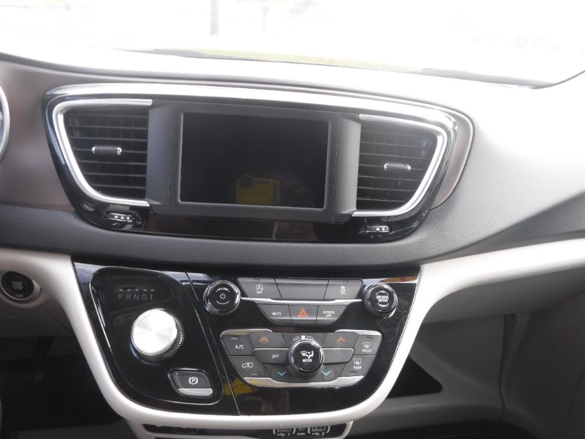 2023 CHRYSLER VOYAGER - Image 12