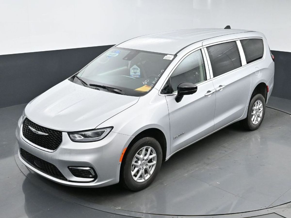 2024 CHRYSLER PACIFICA - Image 12