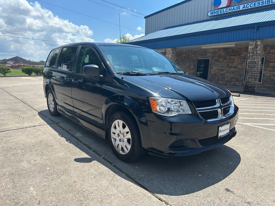 Used 2014 Dodge Grand Caravan American Value Package - BraunAbility Side Entry Entry Fold Out Automatic Ramp