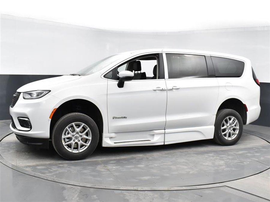 Used 2023 Chrysler Pacifica Touring L - BraunAbility Side Entry Fold Out Automatic Ramp