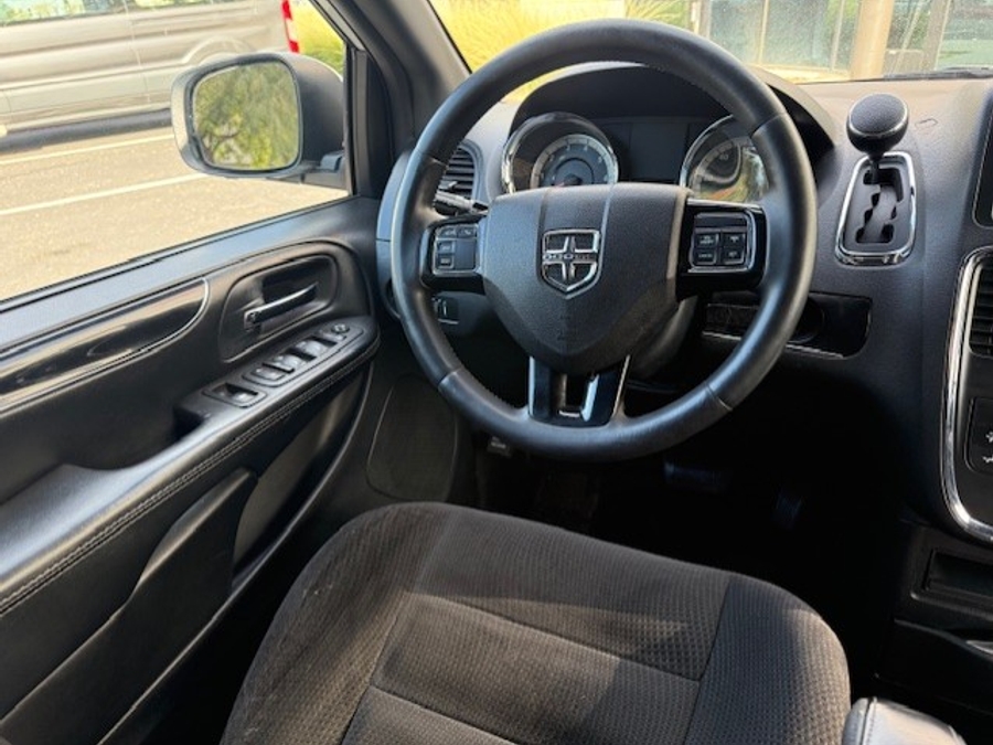 Used 2016 Dodge Grand Caravan SE Plus - International Mobility Rear Entry Entry Fold Out Manual Ramp
