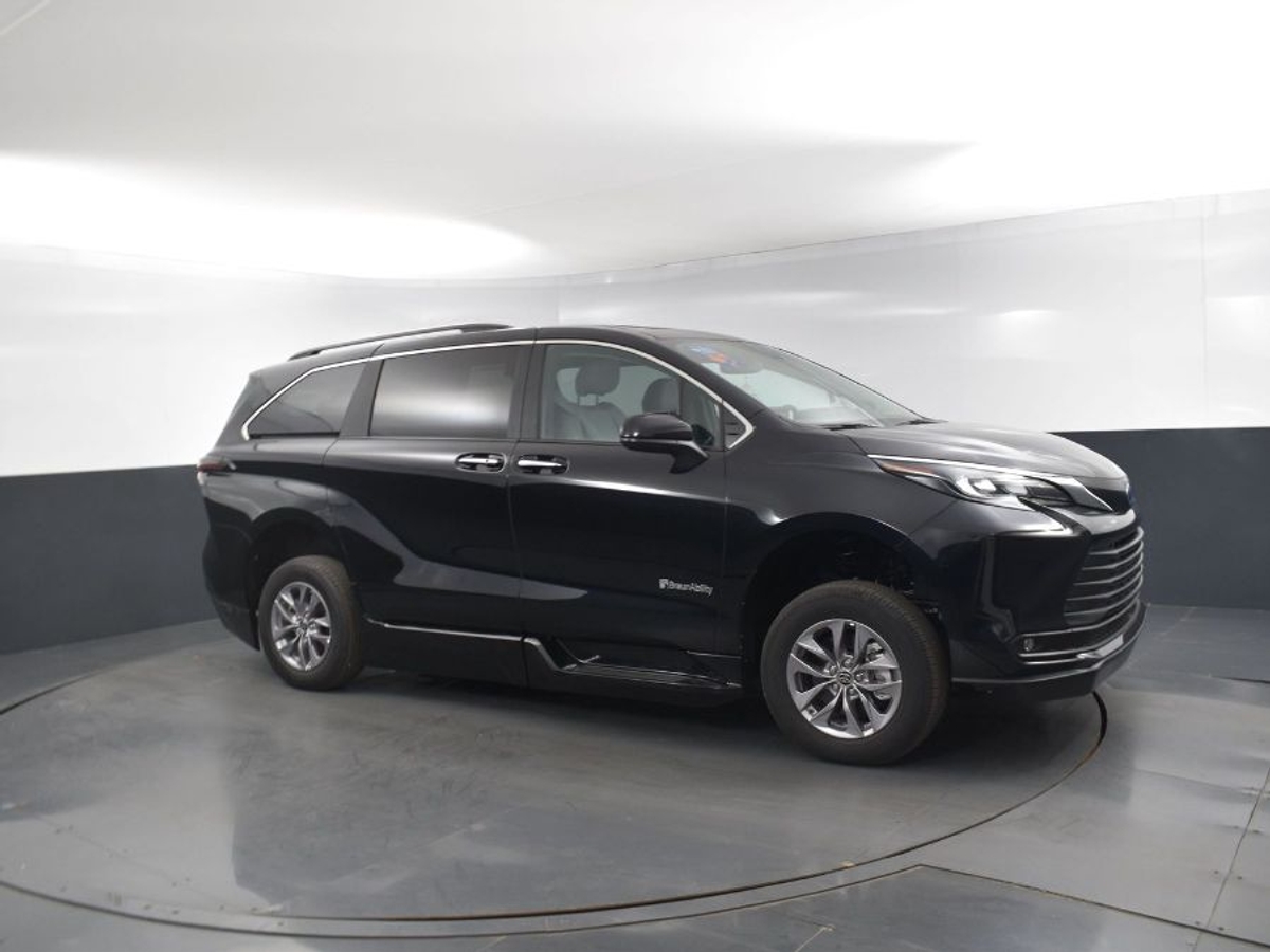 2025 TOYOTA SIENNA - Image 13