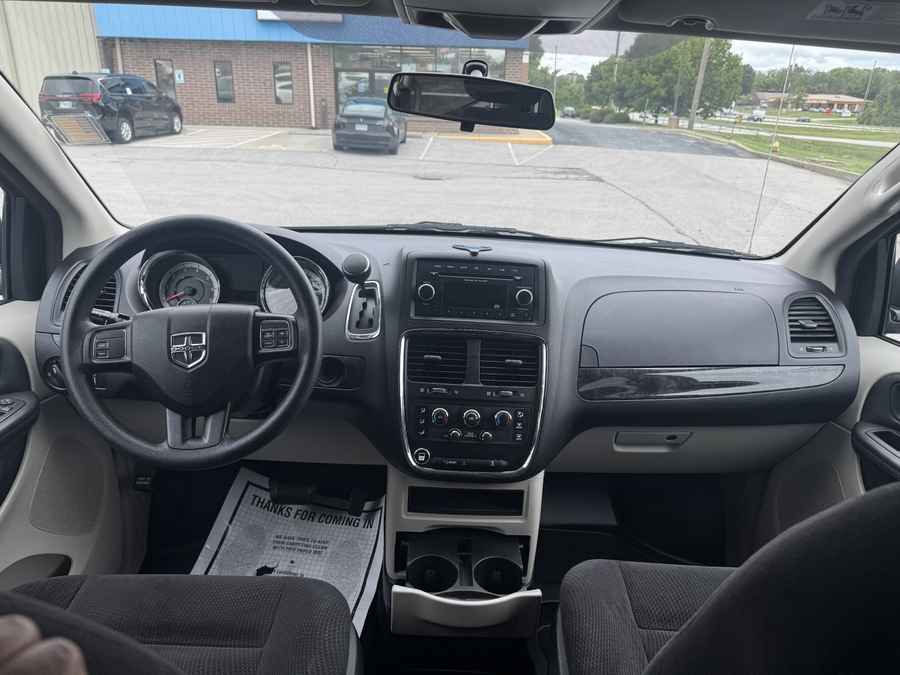 Blue Dodge Grand Caravan image number 4