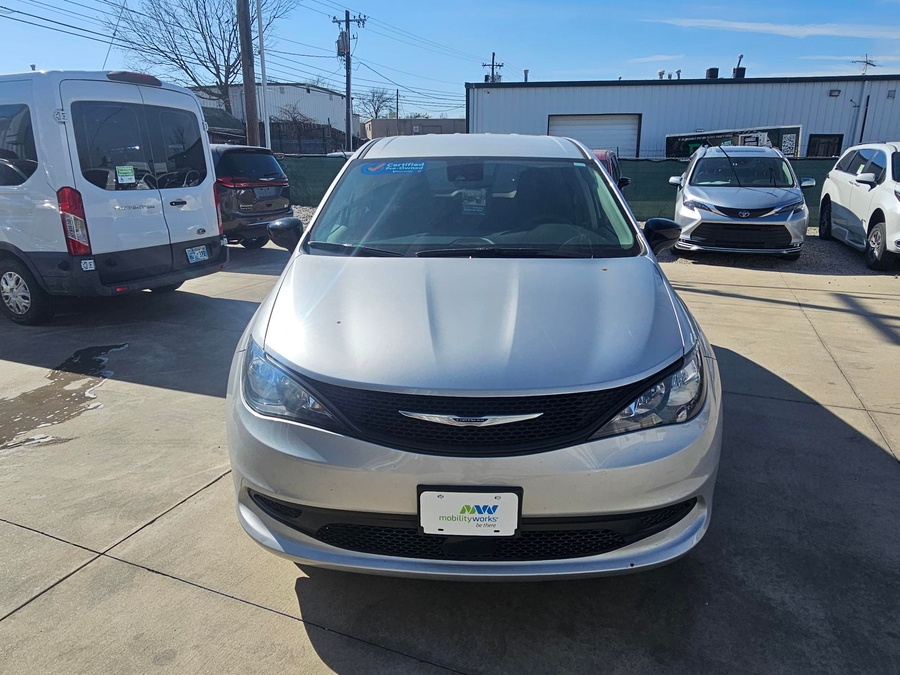 2024 CHRYSLER VOYAGER - Image 3