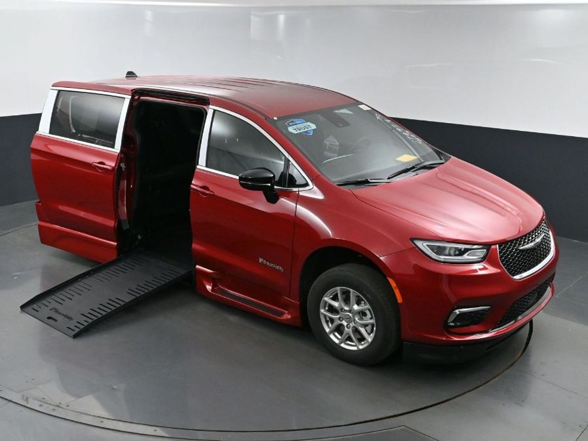 2025 CHRYSLER PACIFICA - Image 22
