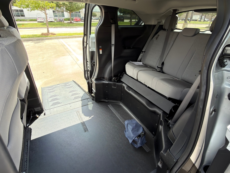 Used 2025 Toyota Sienna Hybrid LE - BraunAbility Side Entry Fold Out Automatic Ramp