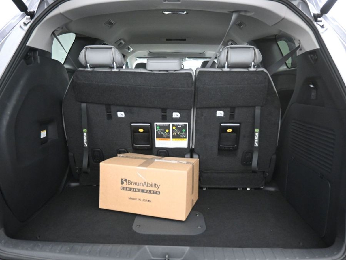 2025 TOYOTA SIENNA - Image 14