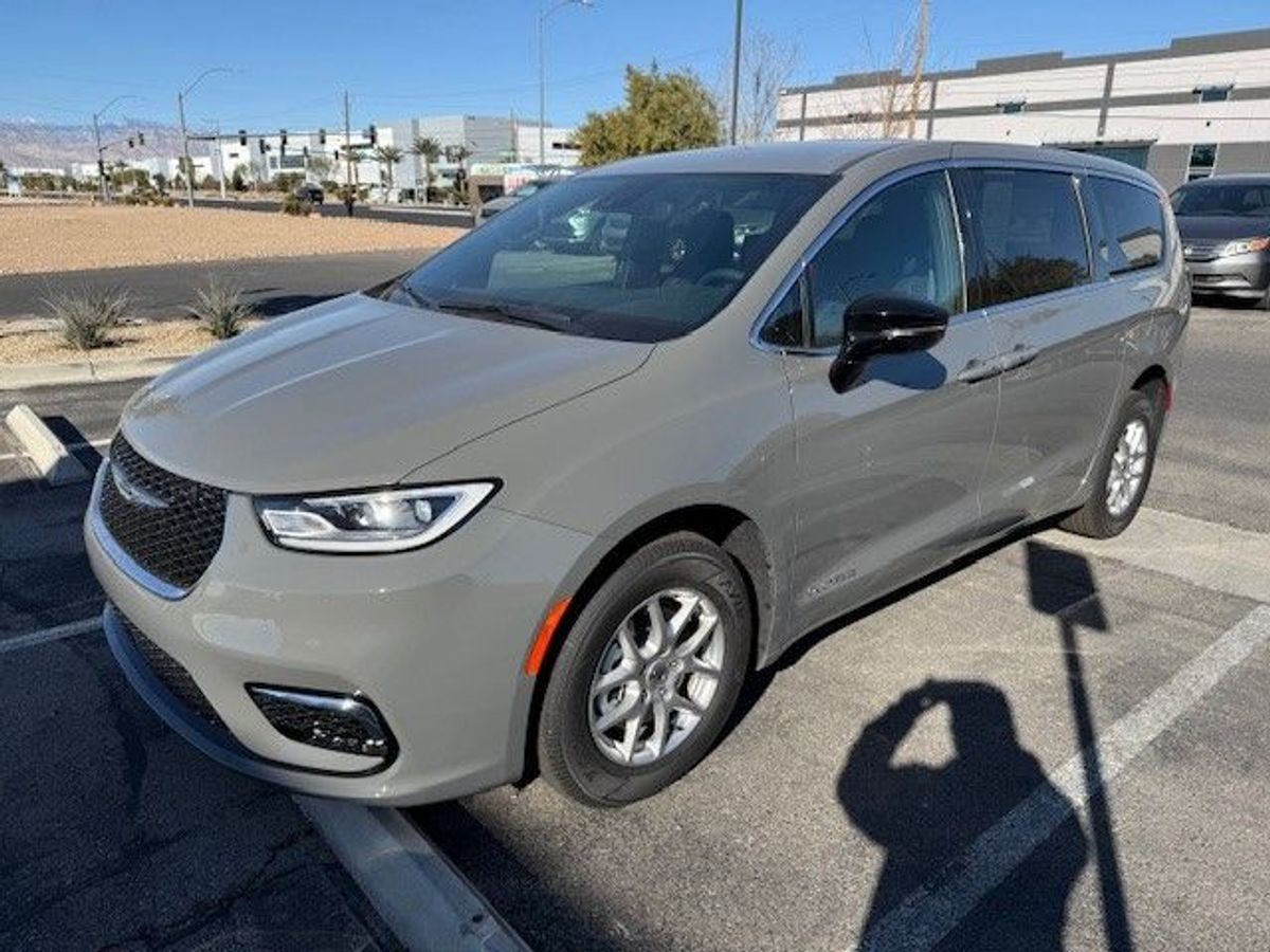 2024 CHRYSLER PACIFICA - Image 9