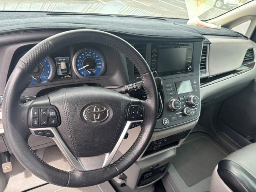 Used 2020 Toyota Sienna XLE - BraunAbility Side Entry Fold Out Automatic Ramp