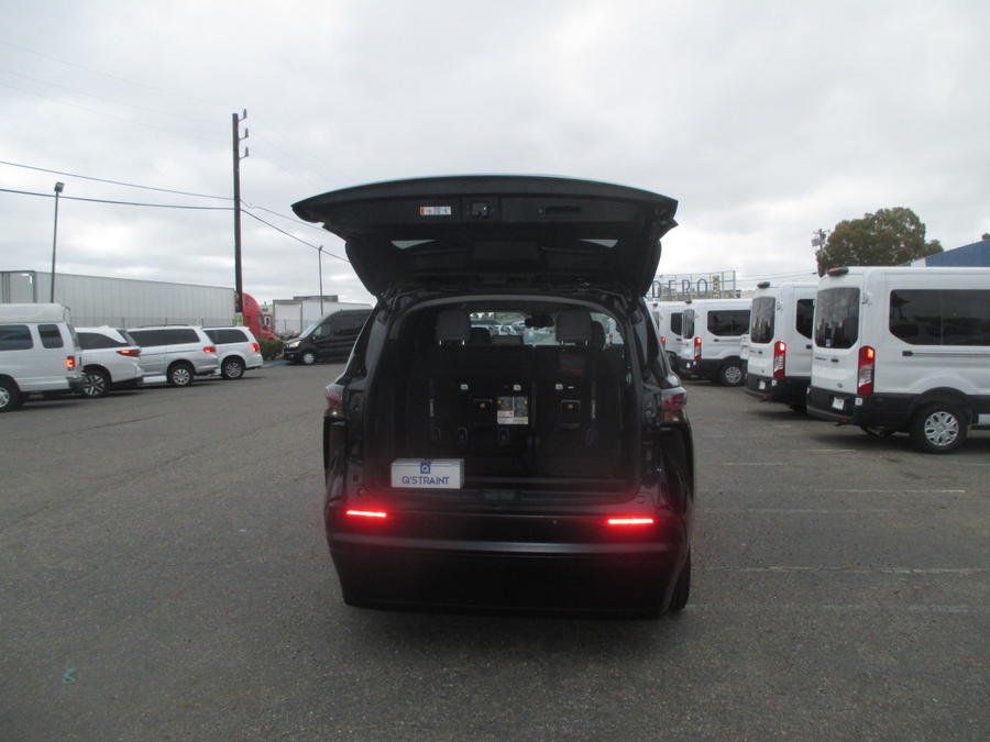 Black Toyota Sienna image number 7