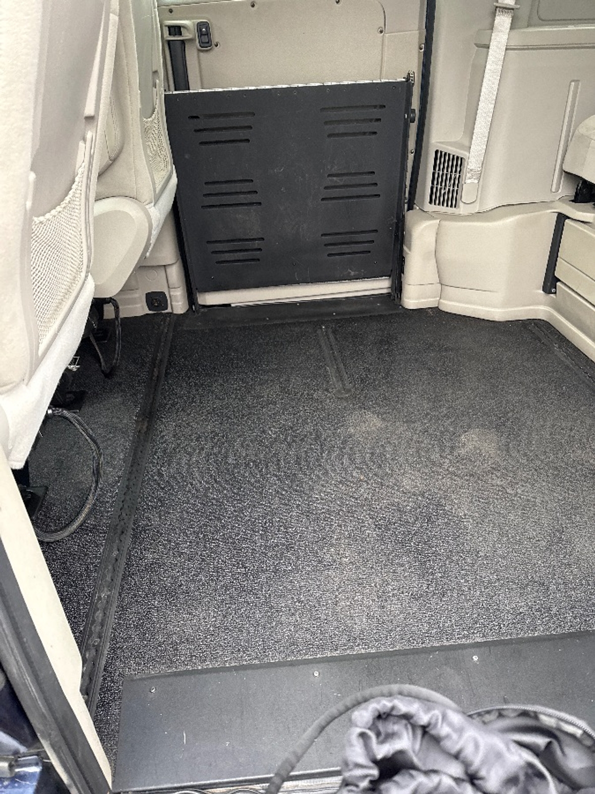 2017 DODGE GRAND CARAVAN - Image 4