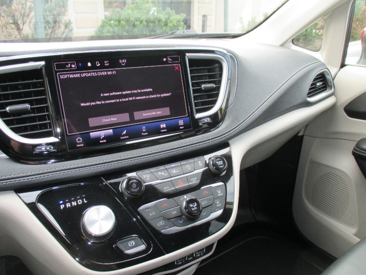 Red Chrysler Pacifica image number 16