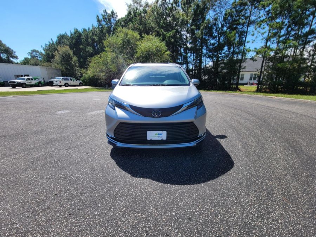 2024 TOYOTA SIENNA - Image 9