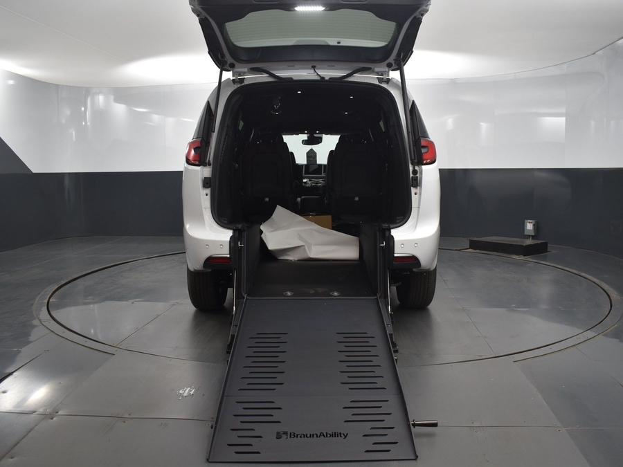New 2025 Chrysler Pacifica Select Safety - BraunAbility Rear Entry Entry Fold Out Manual Ramp