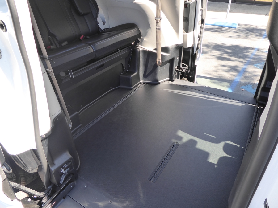 Used 2022 Chrysler Pacifica Touring L - BraunAbility Side Entry Fold Out Automatic Ramp