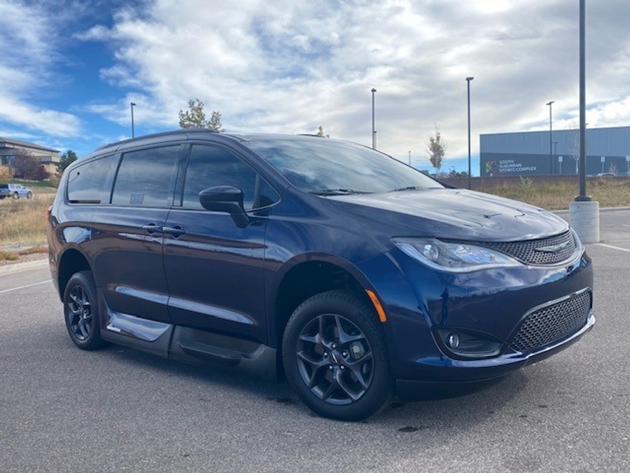 Used 2018 Chrysler Pacifica Touring L - VMI Side Entry Entry In Floor Automatic Ramp