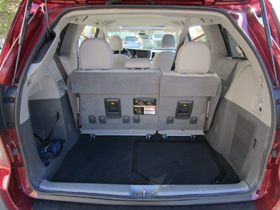 Used 2020 Toyota Sienna XLE - BraunAbility Side Entry Entry In Floor Automatic Ramp