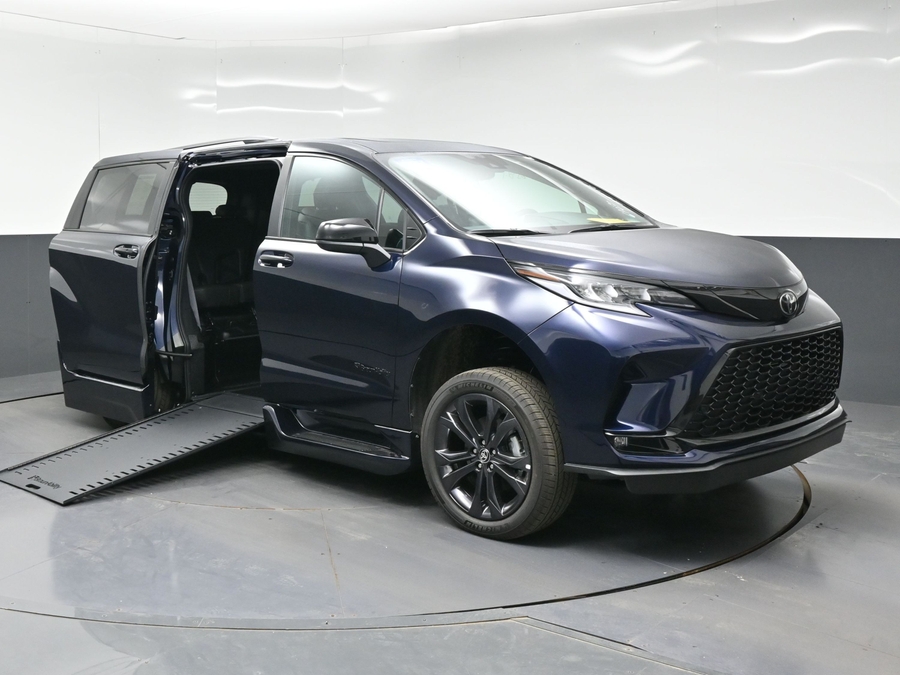 New 2026 Toyota Sienna Hybrid XSE Sport - BraunAbility Side Entry In Floor Automatic Ramp