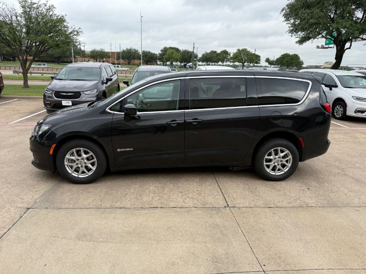 Chrysler Voyager negro imagen número 2