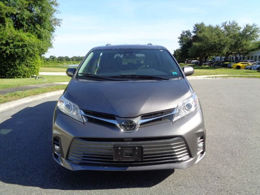 Used 2020 Toyota Sienna XLE Base - BraunAbility Side Entry Entry Fold Out Automatic Ramp