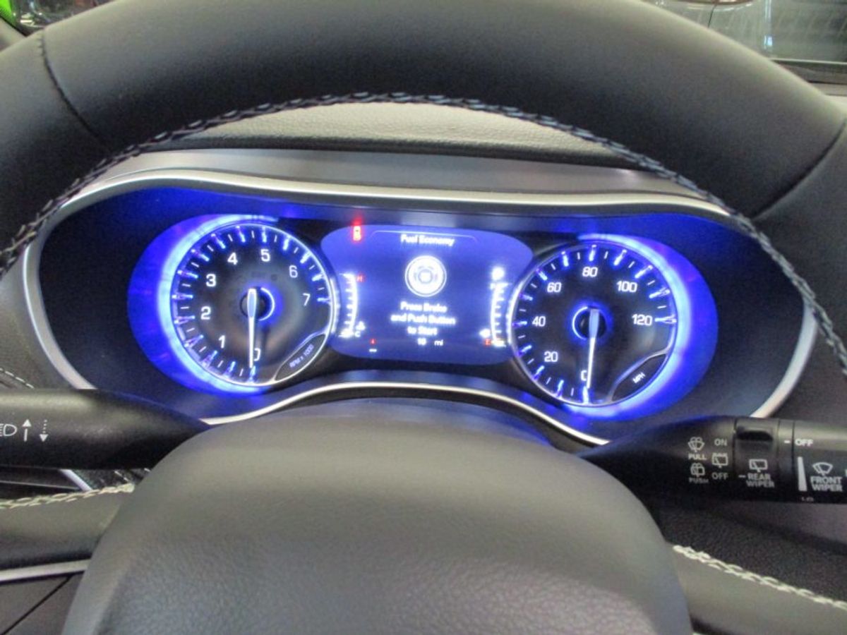 Grey Chrysler Pacifica image number 17