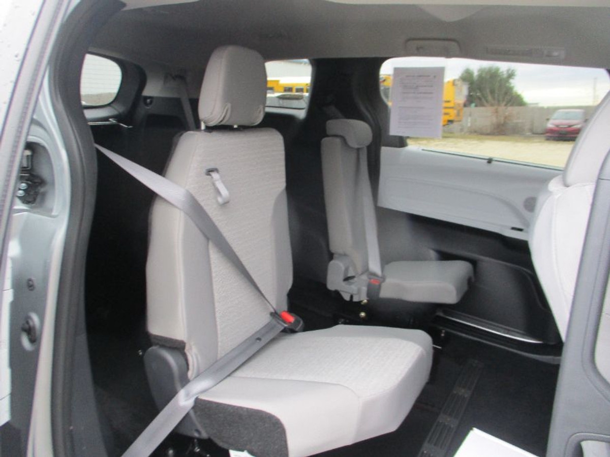 2025 TOYOTA SIENNA - Image 19