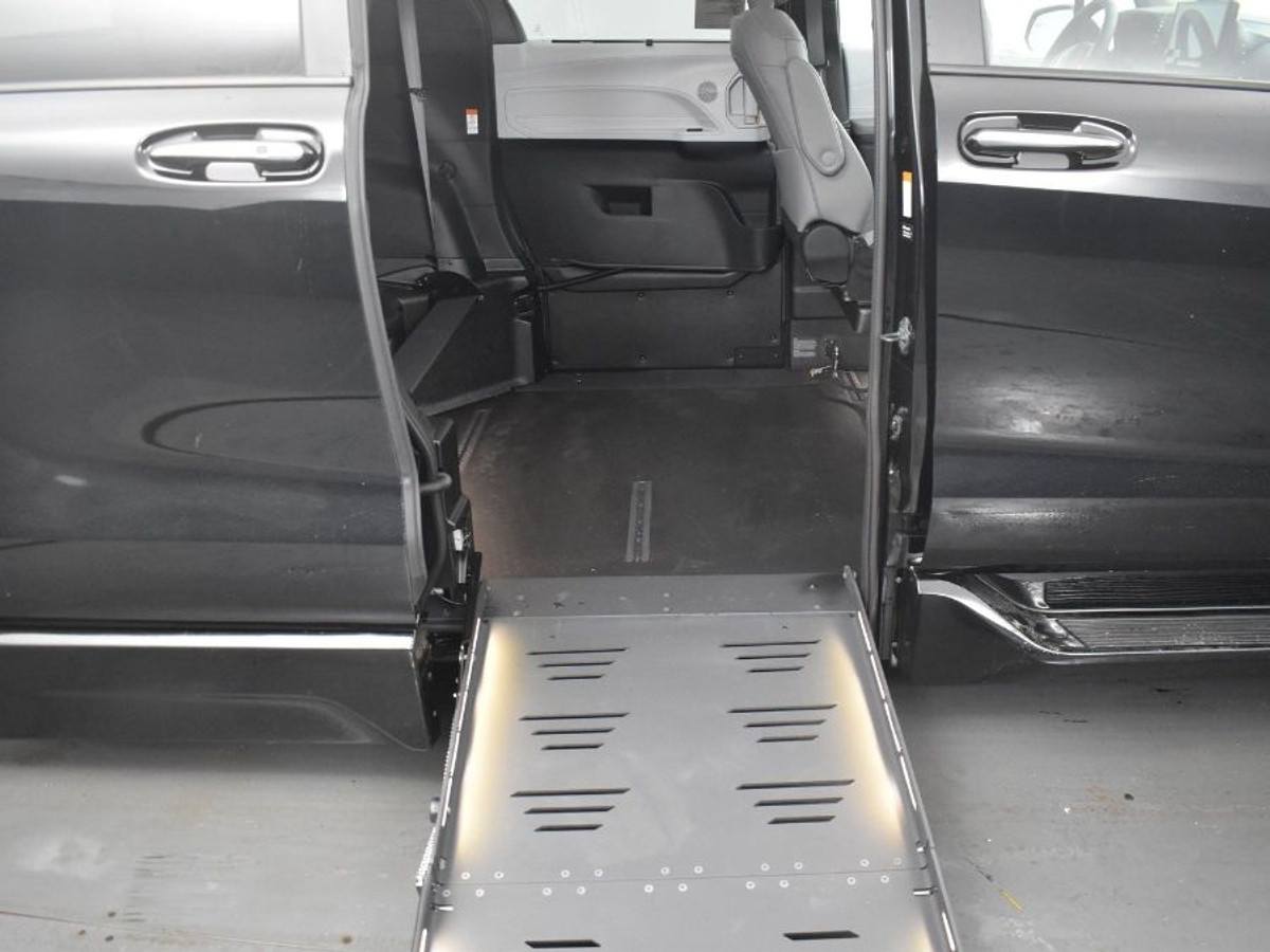 2025 TOYOTA SIENNA - Image 12