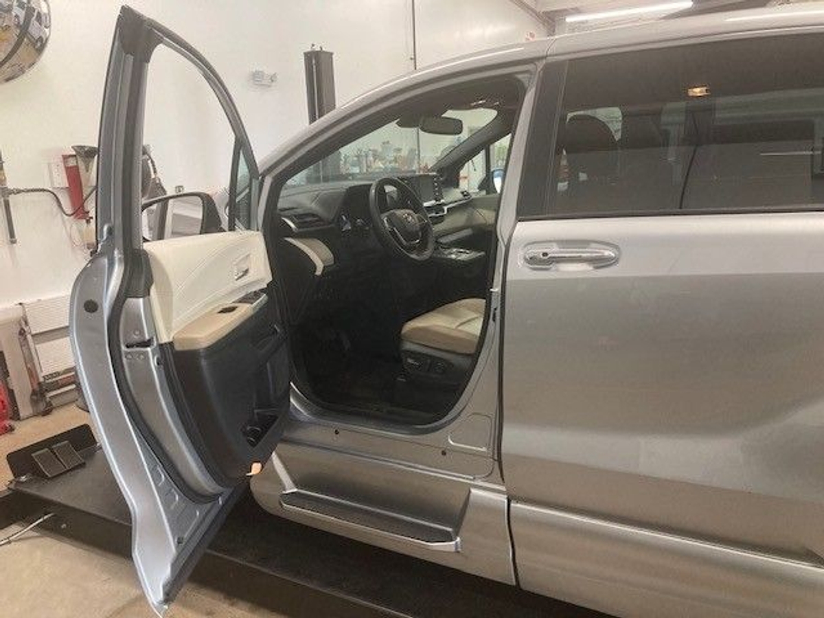 2022 TOYOTA SIENNA - Image 7