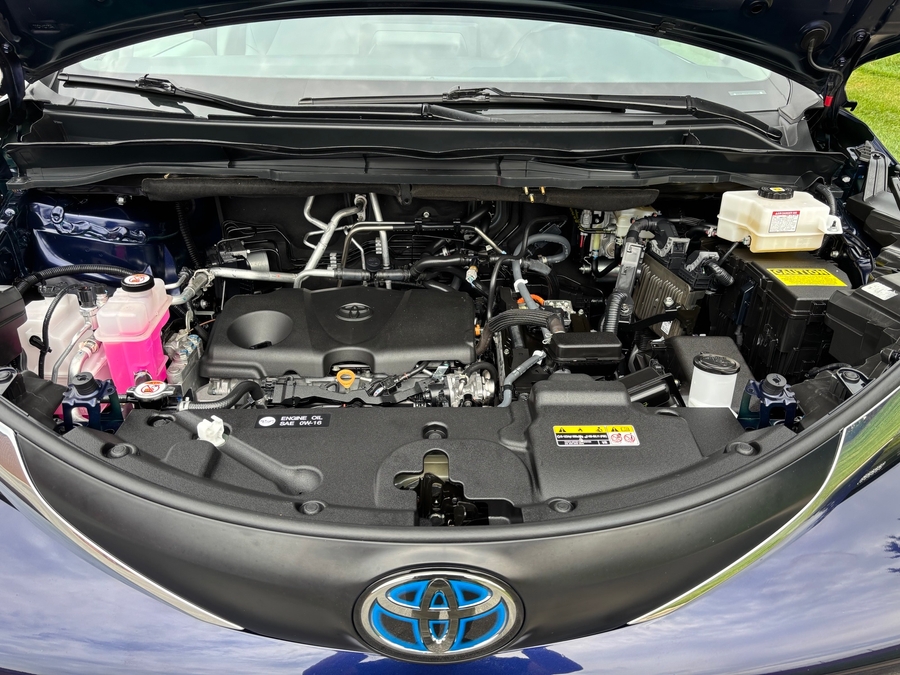 Used 2023 Toyota Sienna Hybrid XLE - BraunAbility Side Entry In Floor Automatic Ramp