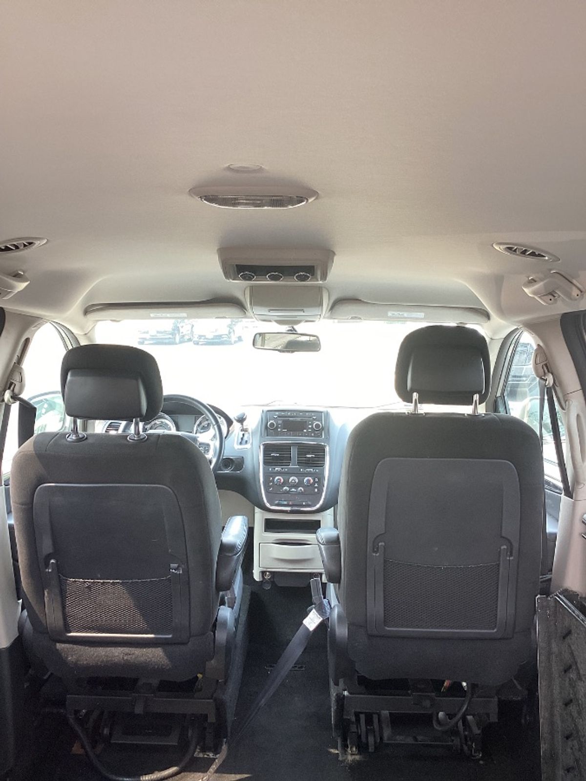 2015 DODGE GRAND CARAVAN - Image 7