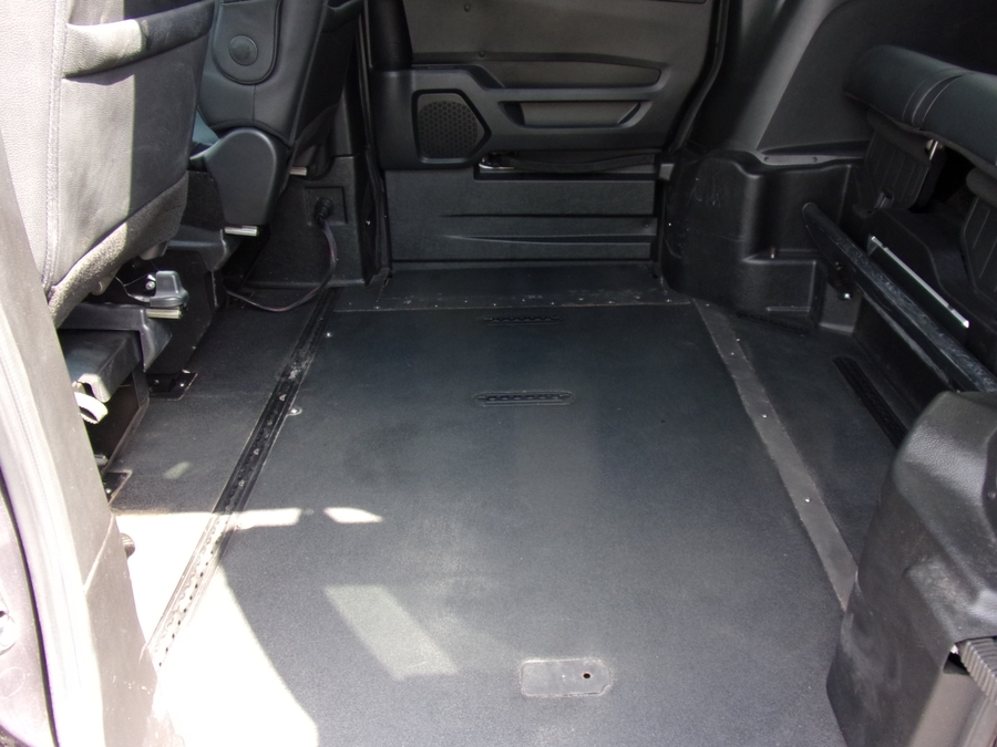 Grey Honda Odyssey image number 17