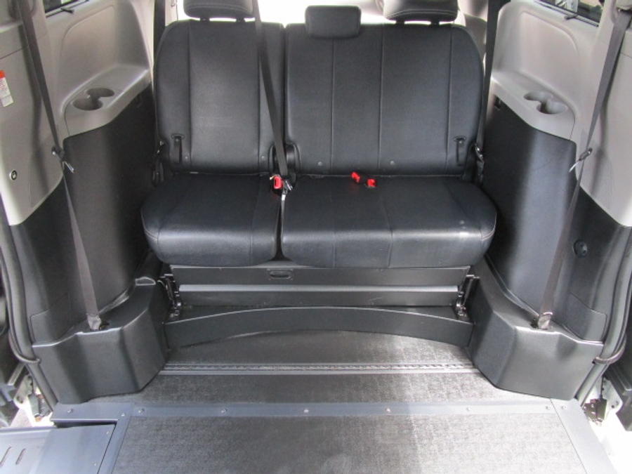 Used 2017 Toyota Sienna SE - BraunAbility Side Entry Entry In Floor Automatic Ramp