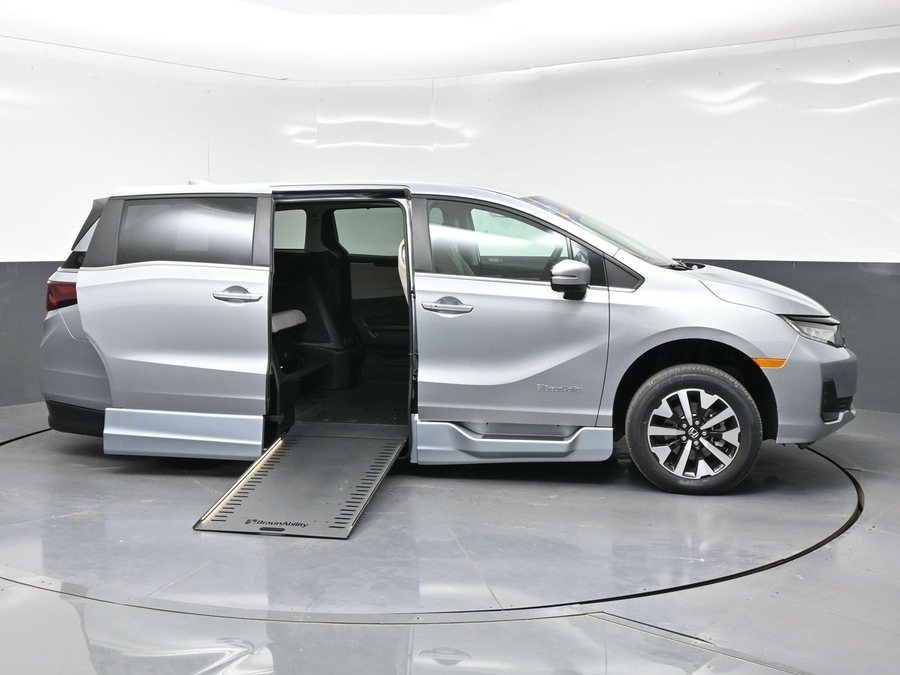 New 2026 Honda Odyssey EX-L - BraunAbility Side Entry In Floor Automatic Ramp