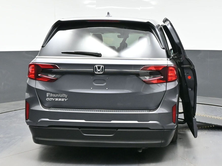 Grey Honda Odyssey image number 6