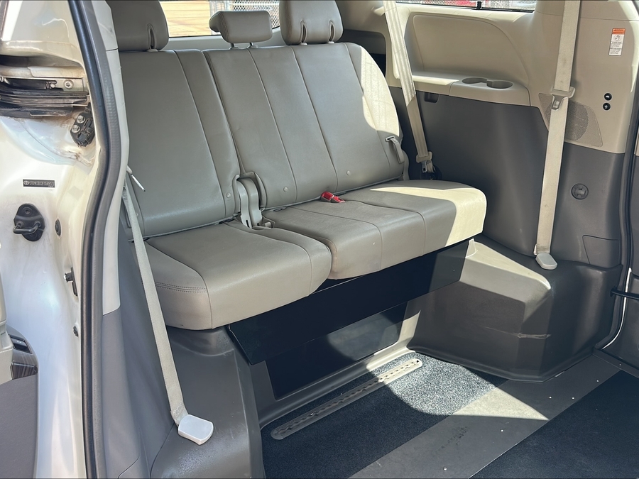 Used 2015 Toyota Sienna XLE - VMI Side Entry In Floor Automatic Ramp