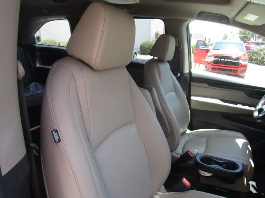 Used 2018 Honda Odyssey EX-L - BraunAbility Side Entry Entry In Floor Automatic Ramp
