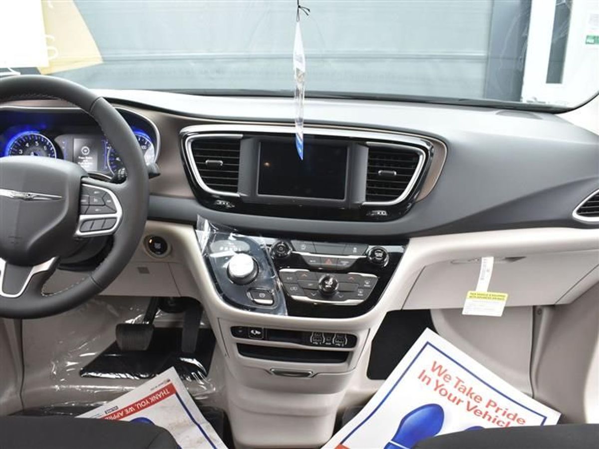 2023 CHRYSLER VOYAGER - Image 17