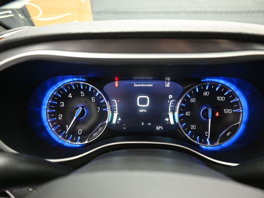 Black Chrysler Pacifica image number 15