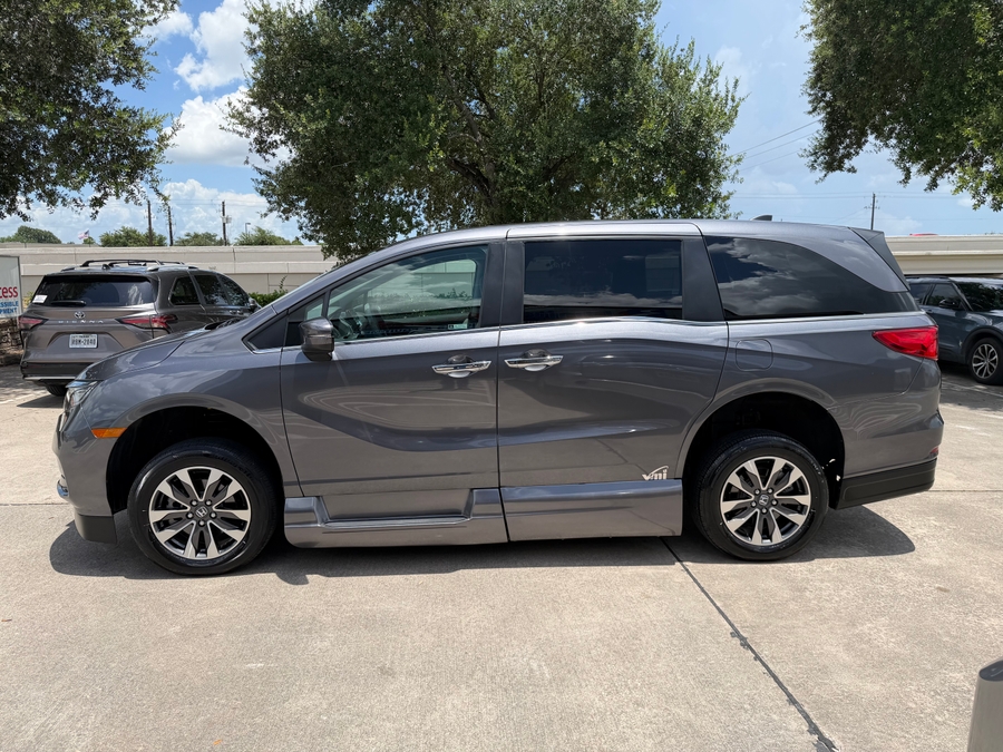 Used 2023 Honda Odyssey EX-L - VMI Side Entry In Floor Automatic Ramp