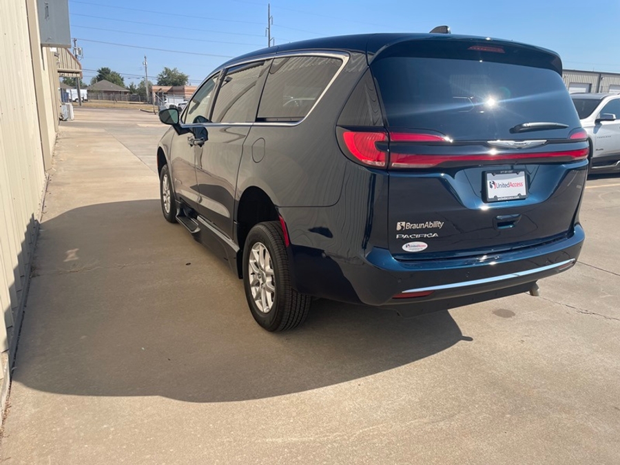 Used 2024 Chrysler Pacifica Touring L - BraunAbility Side Entry Fold Out Automatic Ramp