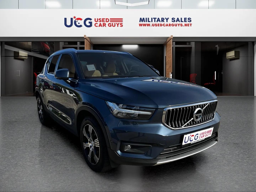 2022 Volvo XC40 T3 Inscription Up to 35 MPG