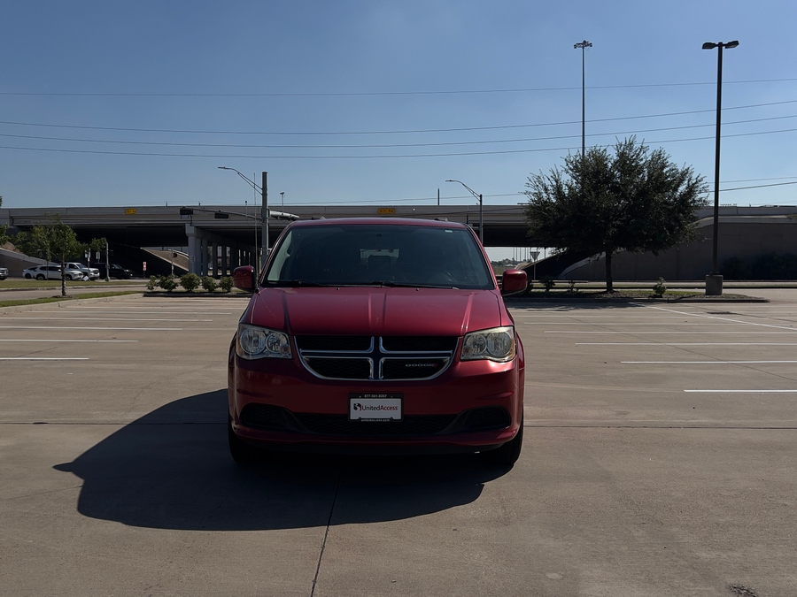 Used 2013 Dodge Grand Caravan SE - BraunAbility Side Entry Entry Fold Out Automatic Ramp