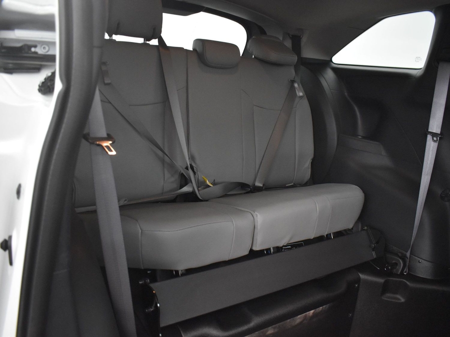 New 2025 Toyota Sienna Hybrid XLE Base - BraunAbility Side Entry Entry Fold Out Automatic Ramp