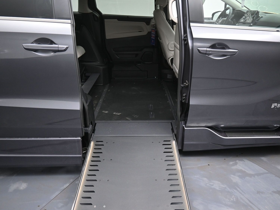 New 2026 Honda Odyssey EX-L - BraunAbility Side Entry In Floor Automatic Ramp