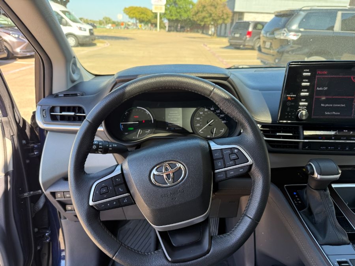 2023 TOYOTA SIENNA - Image 11