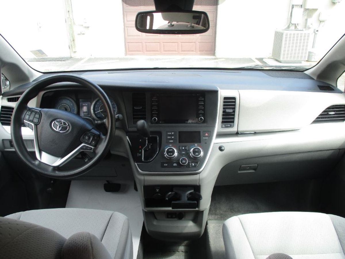 2020 TOYOTA SIENNA - Image 6